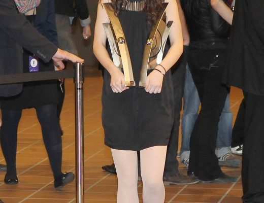 Lena Meyer-Landrut in collant bianchi (senza scarpe!)
