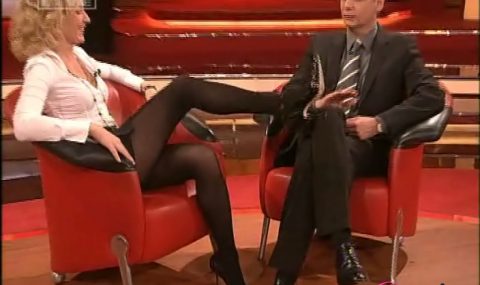 Upskirt di Maria Furtwängler in collant neri: video mozzafiato