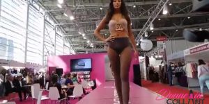 Avete mai visto una sfilata di moda come questa?