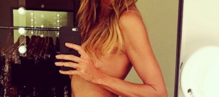 Heidi Klum nuda in collant in ufficio: lo scatto HOT su Instagram