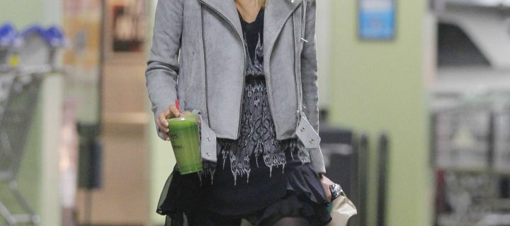 Jessica Alba in collant…ovunque!